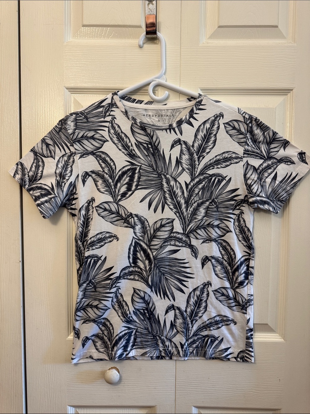 Aeropostale White Tee with Black Palm Leaf Print